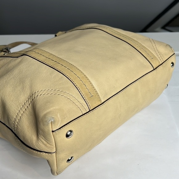 Coach F13098 Beige Leather Zip Top Shoulder Bag - Picture 7 of 12